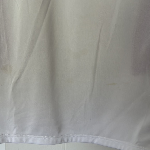 Women’s North Face Medium workout shirt. - Picture 6 of 6